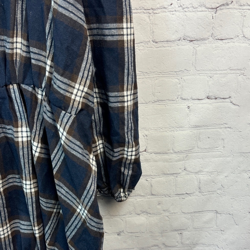 BloomChic Navy Plaid Flannel Long Sleeve Tunic Top Plus Size 6X (30) - Picture 4 of 7